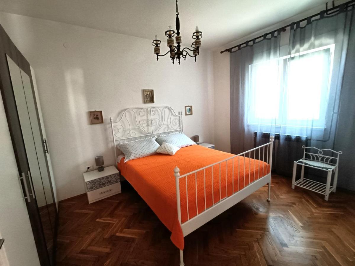 Apartment Pletikos Premantura Exteriör bild