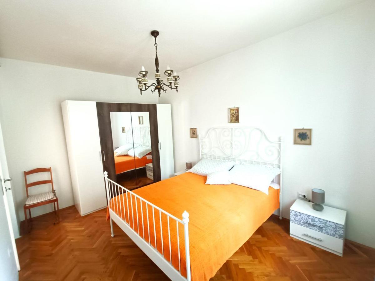 Apartment Pletikos Premantura Exteriör bild